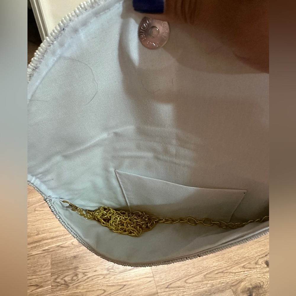 Beaded “M” monogram clutch bag - Picture 2 of 3